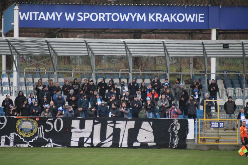 Kibice Hutnika na meczu z Olimpią Elbląg