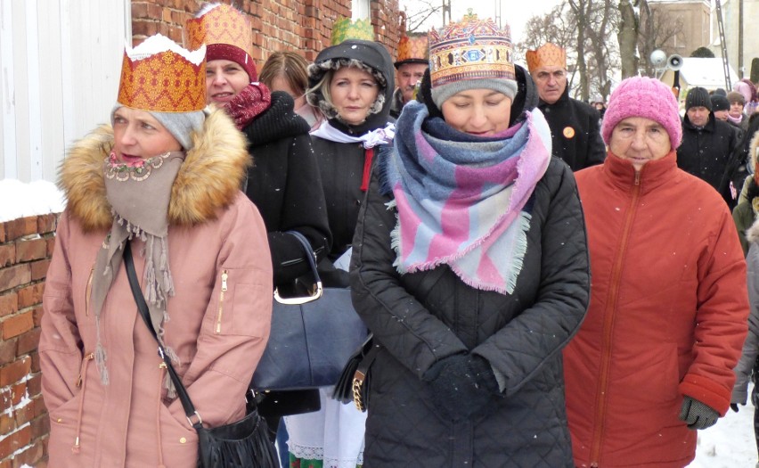 Trzej Królowie przybyli do Szańca. Mieszkańcy zgotowali im... iście królewskie powitanie [ZDJĘCIA]