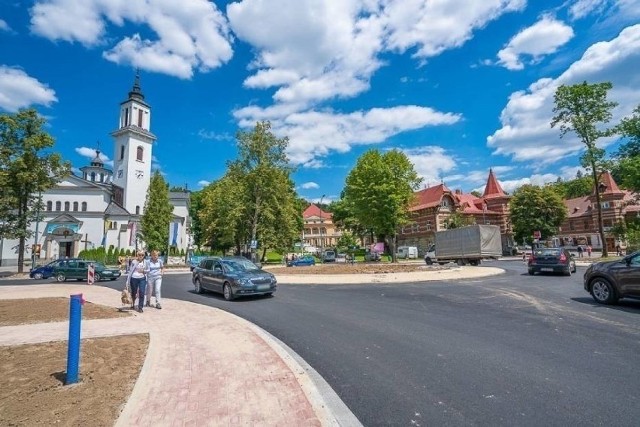 Likwidują przejście dla pieszych na czas sezonu turystycznego. Czy dzięki temu nie będzie korków na rondzie im. Prymasa Wyszyńskiego w Krynicy-Zdroju?