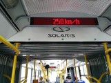 Autobus Solaris w Katowicach jedzie 250 km/h. Taką prędkość pokazał wyświetlacz WIDEO