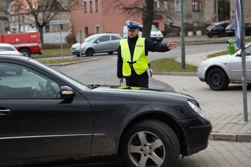 Policjanci ruchu drogowego Komendy Powiatowej Policji w...