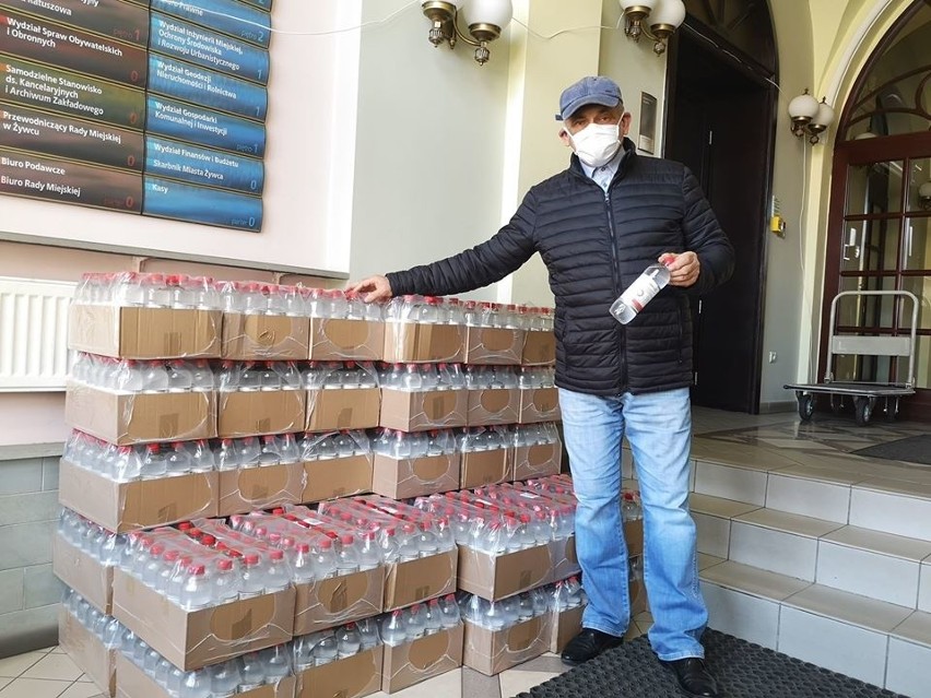 Grupa Żywiec przekazała już butelki władzom miasta