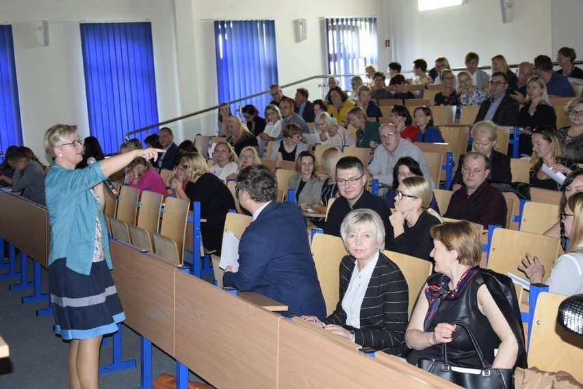 W poniedziałek, 21 października, w auli Państwowej Uczelni...