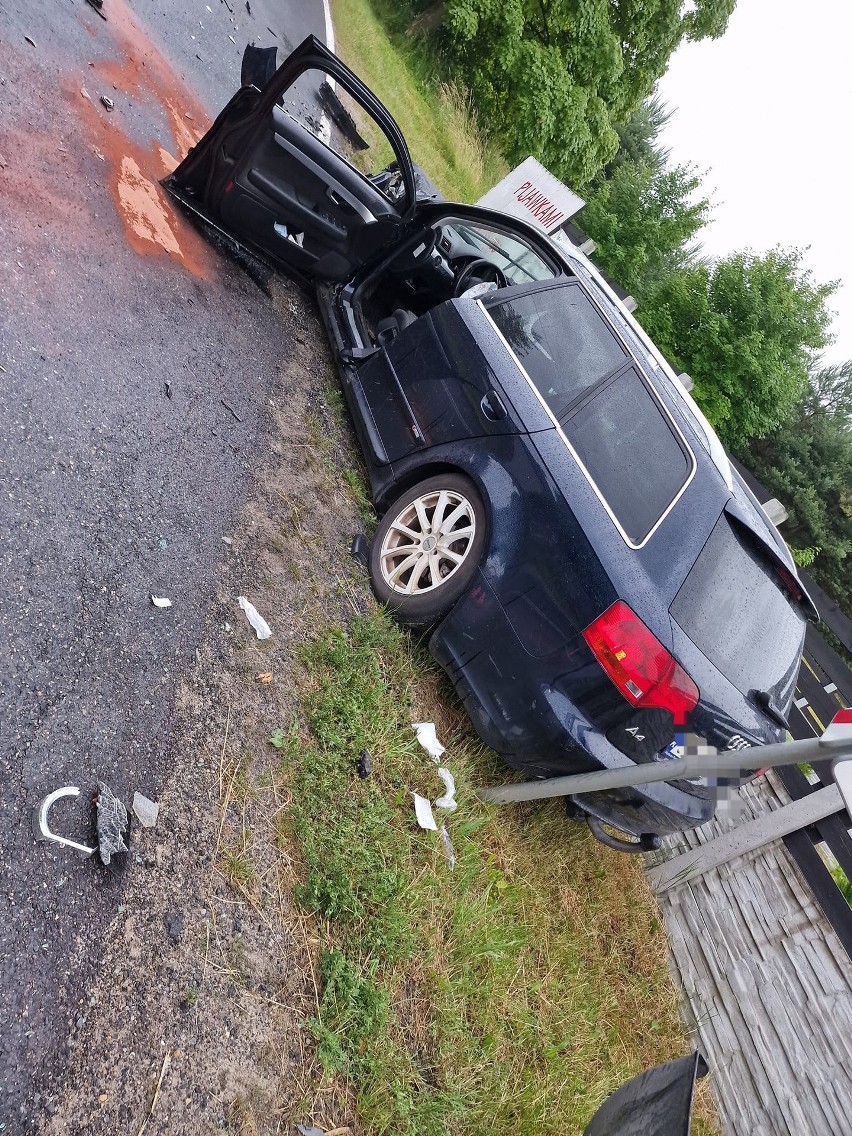 Wypadek samochodu osobowego i ciężarówki w Niesułowicach. Dwie osoby poszkodowane  