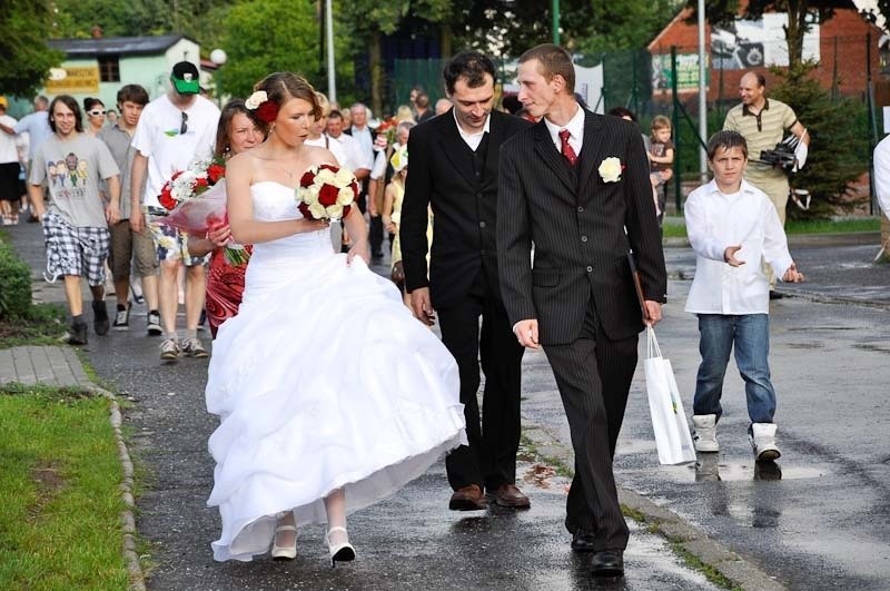 Ślub w lubuskiej Strefie Kibica odbył się 16 czerwca, o...