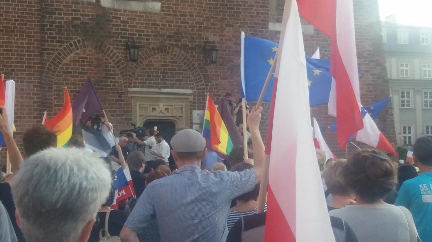 Kraków. Wielki protest na Rynku Głównym w obronie sądów