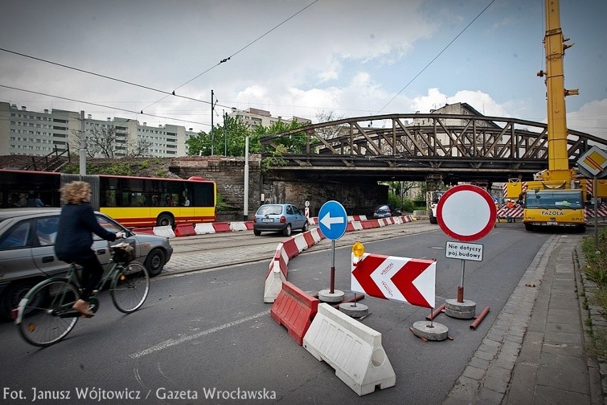 Rozbiórka wiaduktu kolejowego nad ul. Grabiszyńską (NOWE ZDJĘCIA, FILMY, OBJAZDY)