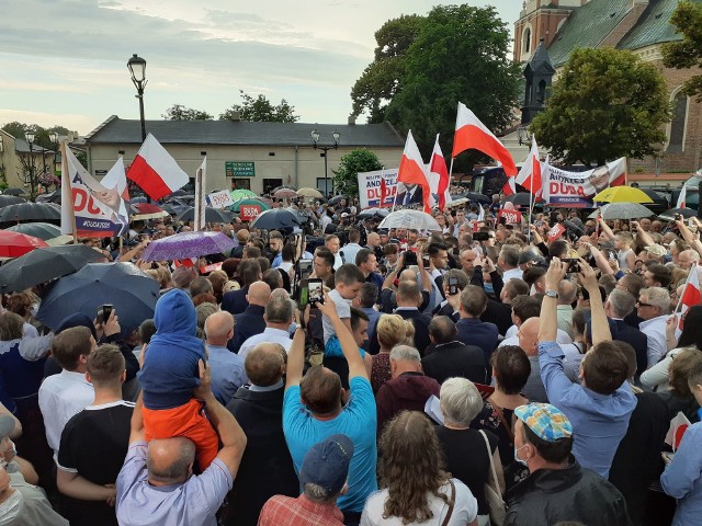 Prezydent Andrzej Duda w Krzepicach. Urzędujący prezydent ostatniego dnia kampanii odwiedził powiat kłobucki