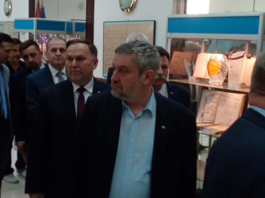 Minister rolnictwa Jan Krzysztof Ardanowski w Ostrowcu. Zwiedził Cukrownię Częstocice (ZDJĘCIA)