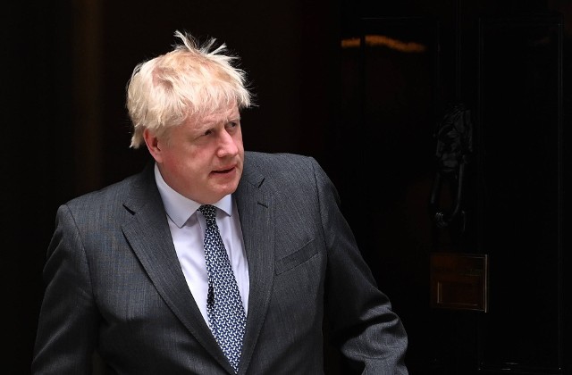 Boris Johnson, który zaledwie na początku września przestał być szefem rządu, jeszcze nie ogłosił oficjalnie, że będzie startował w wyborach, ale z tego powodu w sobotę przed południem wrócił z wakacji na Dominikanie.