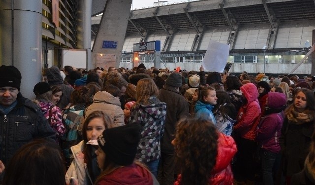 Tłumy fanów ściągają do Atlas Areny na koncert Justina...