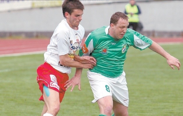 W Przodkowie gra Paweł Kryszałowicz (zielony strój).