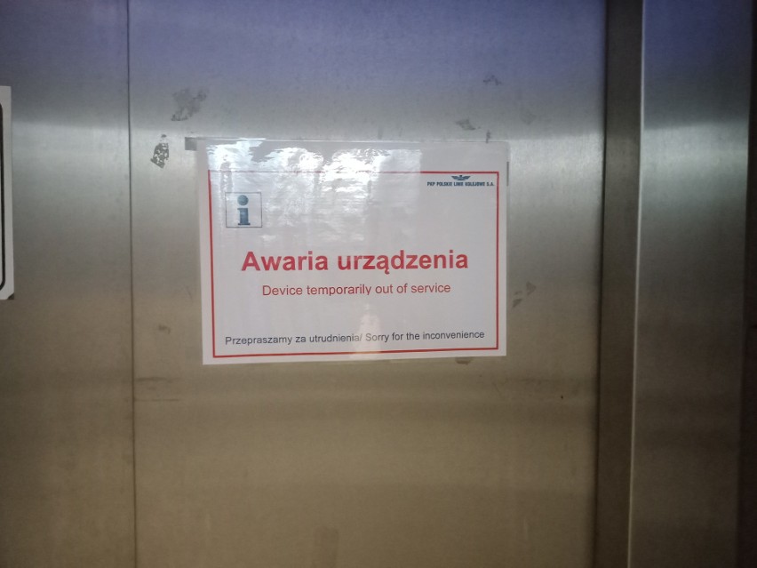 Windy na dworcu PKP w Tarnowie zostaną naprawiona dopiero we...