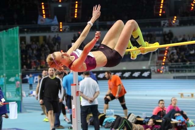 Justyna Kasprzycka (na zdjęciu) powalczy w Toruniu o złoty medal w skoku wzwyż. Jej najgroźniejszą rywalką będzie z pewnością Kamila Lićwinko 