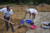 Gmina Wojnicz. Z zagajnika brali piasek na budowę i nie mieli pojęcia, że kopią w... cmentarzysku 