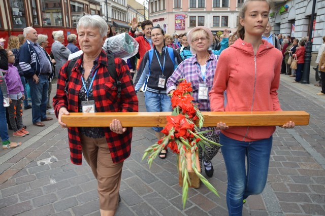 ZOBACZ TEŻ: Tarnów. Wyruszyła XXXIV piesza pielgrzymka na Jasną Górę [NOWE ZDJĘCIA]