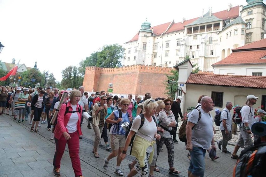 Kraków. Pielgrzymi tłumnie ruszyli na Janą Górę [ZDJĘCIA]