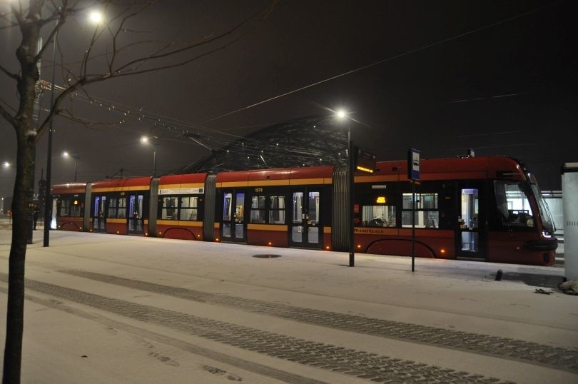 Tramwaje na nowym torowisku przy dworcu Łódź Fabryczna