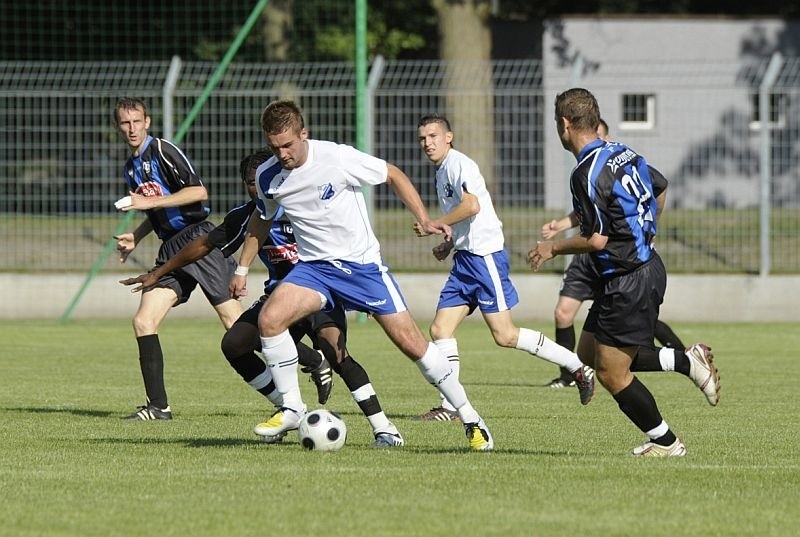 MKS Kluczbork wygral 2-1 z Zawiszą Bydgoszcz.