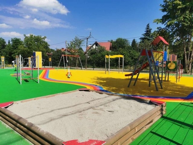 Na błoniach w Łysokaniach (gmina Kłaj) powstało boisko, plac zabaw i inna infrastruktura rekreacyjna. Budowa obiektu pochłonęła ponad 860 tys. zł