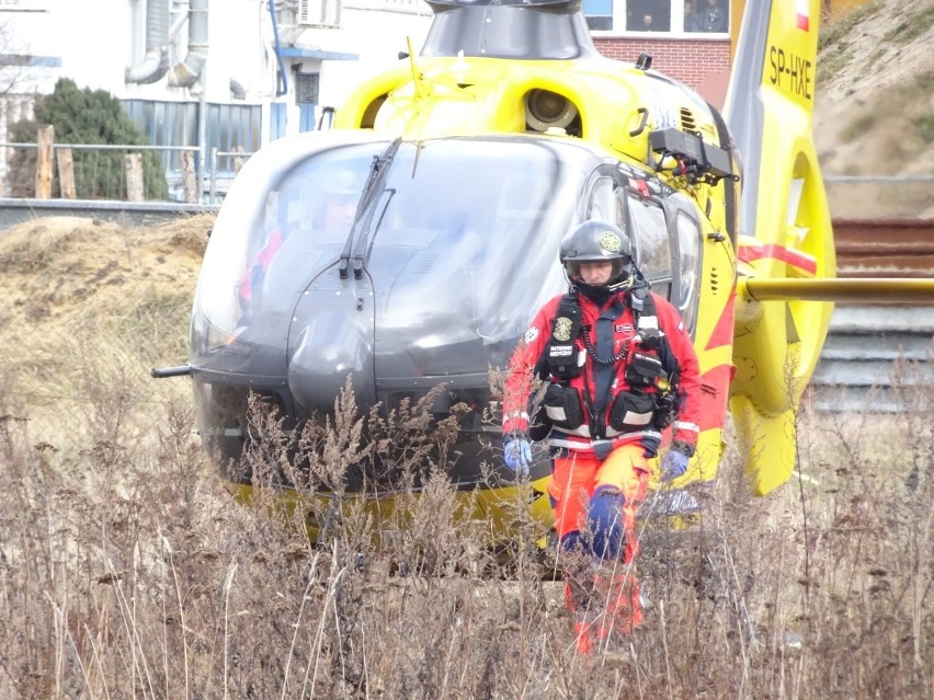 Wrocław: Wypadek na budowie pod Biedronką. Robotnik spadł z dużej wysokości. Helikopter w akcji