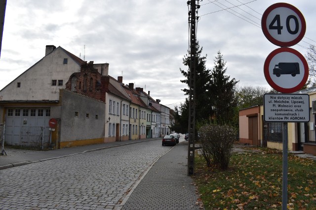 Niektóre stare budynki i kamienice w dolnej części Krosna Odrz. domagają się modernizacji