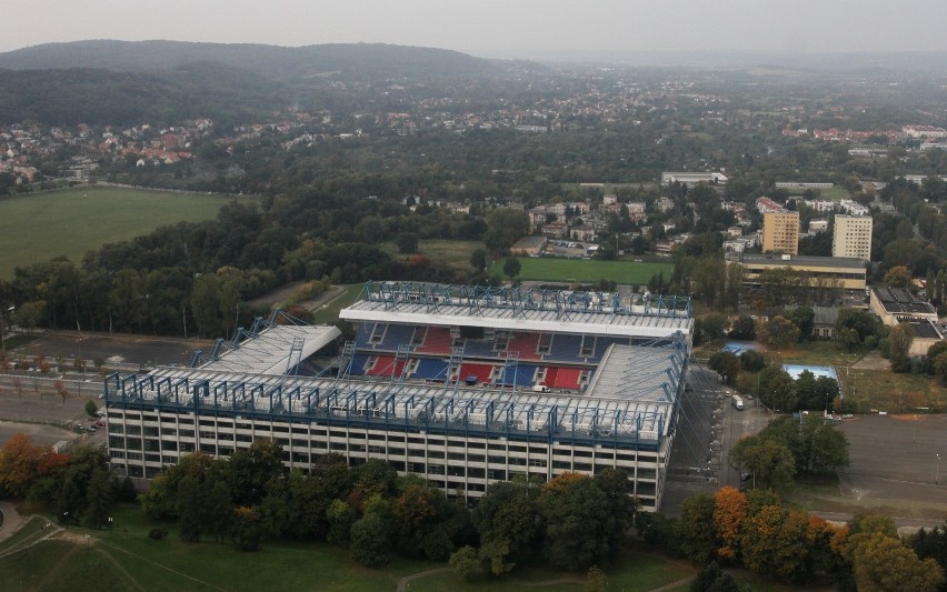 Kraków. Koronawirus może zatrzymać przebudowę stadionu Wisły Kraków