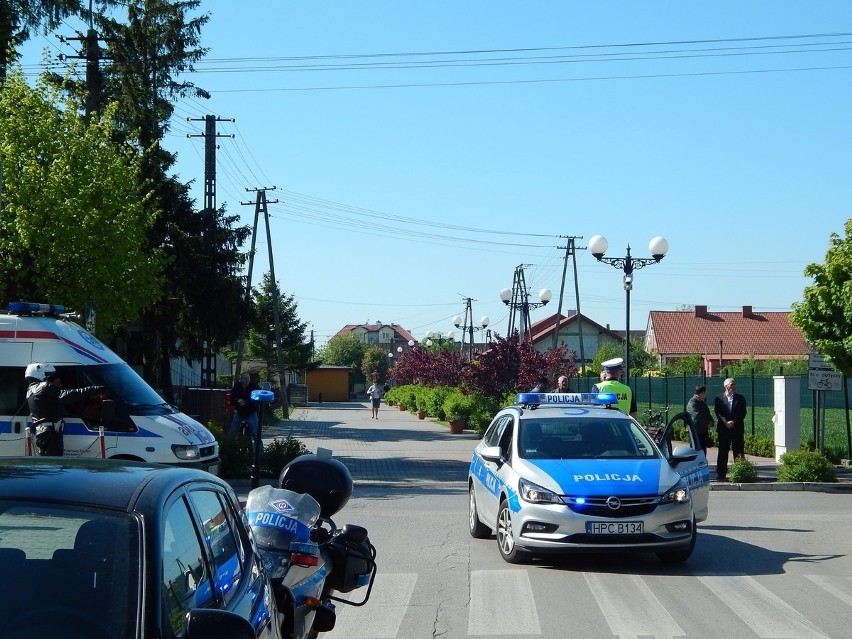 W Osięcinach biegacze pobiegli, a nad ich bezpieczeństwem czuwali policjanci i młodzi druhowie z OSP