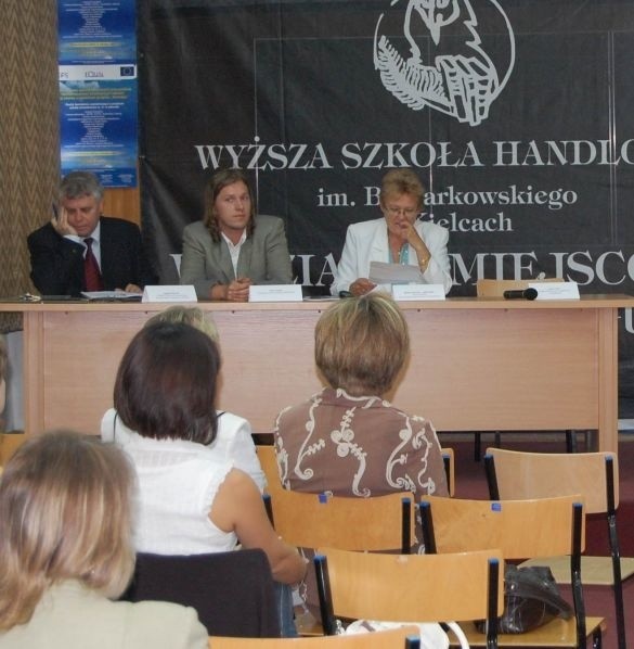 Konferencja w auli Wyższej Szkoły Handlowej w Tarnobrzegu podsumowała ponad dwa lata pracy na rzecz "Animatora&#8221;.