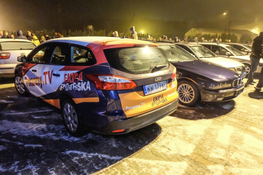 Kilkadziesiąt aut przybyło na II Spot Night Racing...