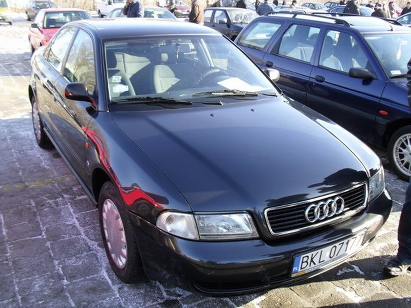 Audi A4, 1995 r., 1,6, centralny zamek, wspomaganie...