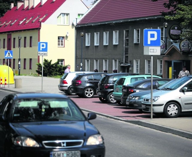 Mieszkańcy skarżą się na problem ze znalezieniem miejsc postojowych