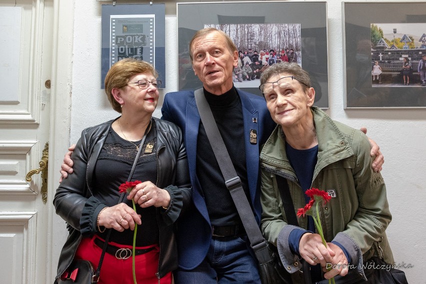 Trwają obchody 60 - lecia Radomskiego Towarzystwa Fotograficznego. Tym razem wystawa "Pokolenie" w bibliotece miejskiej