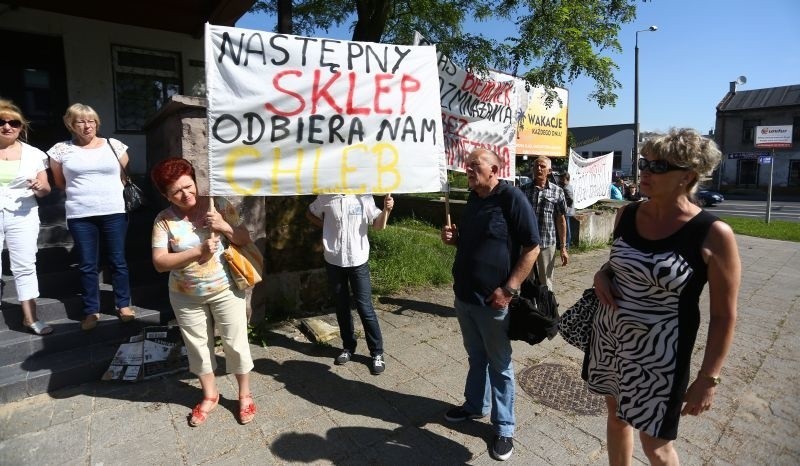 Protest kupców pod nową Biedronką w Radomiu. Zobacz zdjęcia!