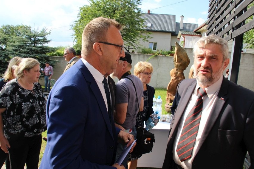 Sadownicy z powiatu sandomierskiego spotkali się z ministrem rolnictwa w Michniowie. W piątek jadą do Warszawy protestować 