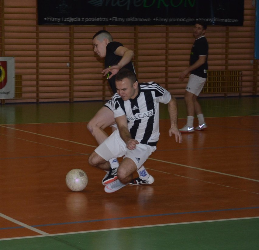 Proszowicka liga futsalu. Amplus i Millcar znów w finale [ZDJĘCIA]