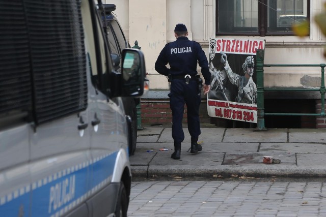 W tragicznym pożarze strzelnicy na terenie Dworca Świebodzkiego zginął 24-letni mężczyzna, a siedem osób miało poparzenia od I do IV stopnia. 27 czerwca zapadł nieprawomocny wyrok w tej sprawie.
