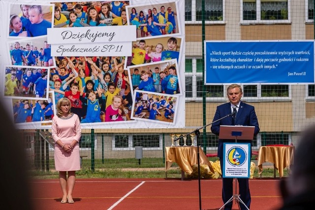 Kompleks zawiera boiska do piłki ręcznej, koszykówki i siatkówki wraz z wyposażeniem i infrastrukturą. Inwestycja kosztowała ok. 270 tys. zł.