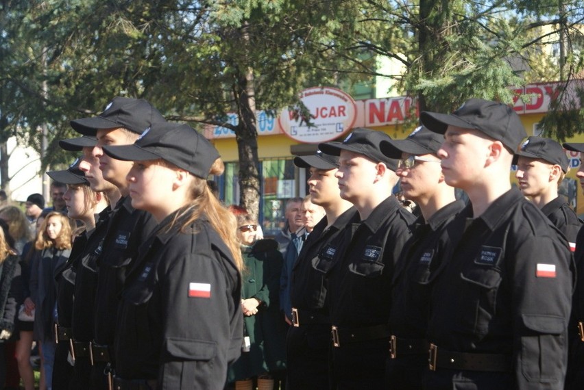 Ślubowanie klasy mundurowej III LO im. L. Szenwalda w...