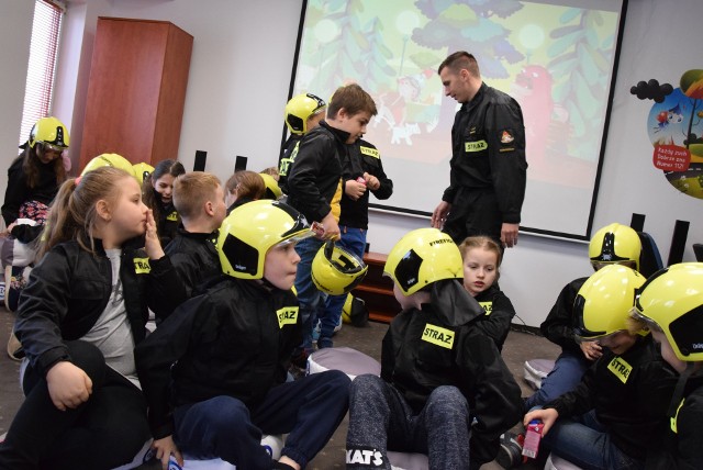 Uczniowie z klasy IIIi SP nr 4 w Inowrocławiu już uczestniczyli w zajęciach w sali edukacyjnej "Ognik"