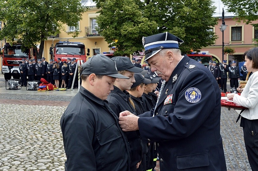 Gorlice. Druhowie z OSP podziękowali za sprzęt wartości wielu milonów złotych [ZDJĘCIA]