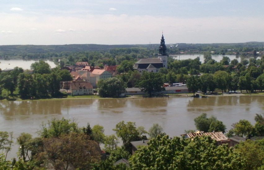 Dolne miasto przypomina wyspę