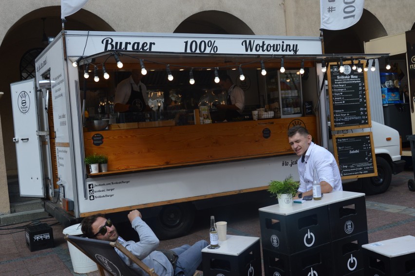 Zlot food trucków na pożegnanie lata na opolskim Rynku