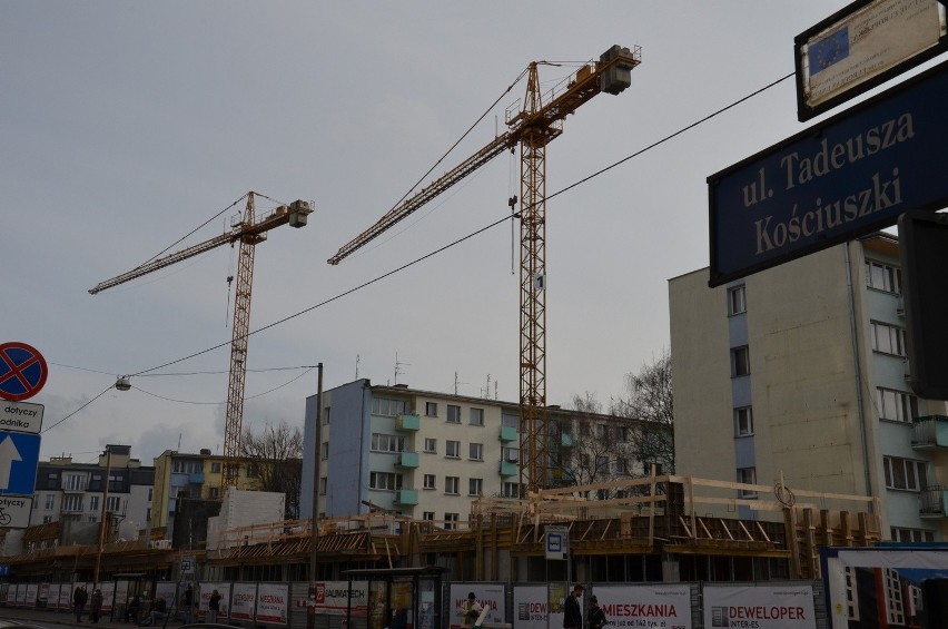 Wrocław: Zniknęły rudery ze szczurami. W miejscu Longinusa powstają nowe bloki (ZDJĘCIA)