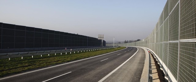 Ekrany dźwiękochłonne pojawią się przy kilku drogach krajowych w Śląskiem w latach 2024-2025 Zobacz kolejne zdjęcia/plansze. Przesuwaj zdjęcia w prawo naciśnij strzałkę lub przycisk NASTĘPNE