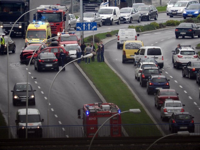 Zdjęcie z wypadku na al. Batalionów Chłopskich dostaliśmy na alarm@nowiny24.pl.