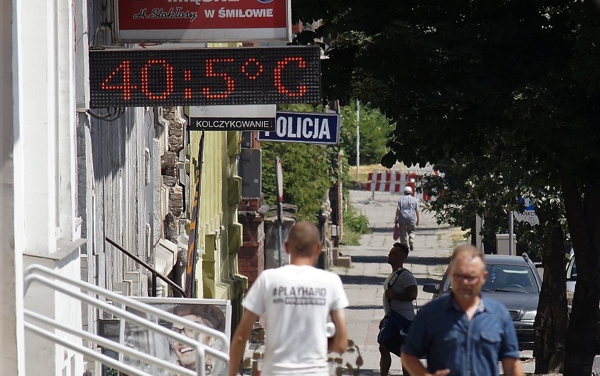 W Inowrocławiu żar leje się z nieba. Termometr zamontowany...