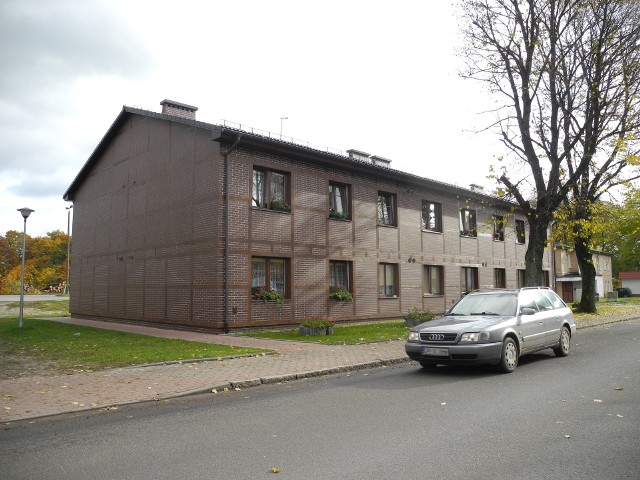 Nowe budynki mieszkalne w Kępicach powstaną przy ul. Niepodległości. Będą podobne do budynku, który oddano do użytku w zeszłym roku.