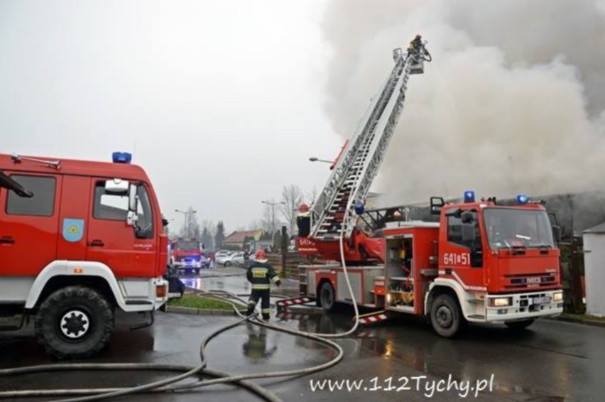 Pożar w Bieruniu Nowym: Palił się lokal Karlik [ZDJĘCIA]