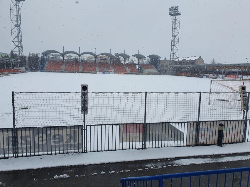 Tak prezentował się stadion KSZO w piątek